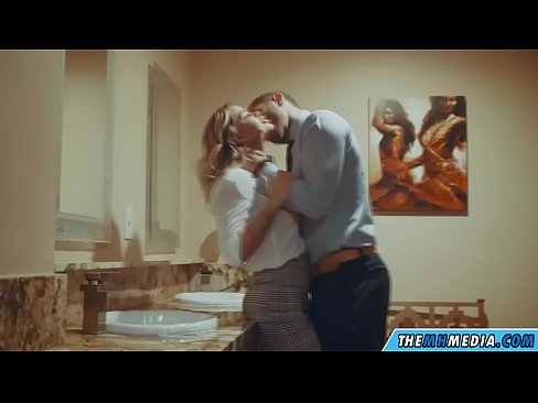 ❤️ 當一個豐滿的金發女郎在公共廁所引誘你時 ❤️❌ 肛色情 在 zh-tw.pornokey.ru ❌